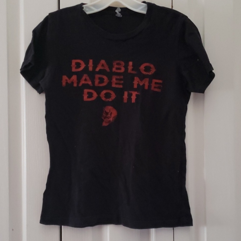 SALE! Graphic T-Shirt 17% off!